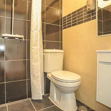 Apartamento Downtown Modern 8 Bedroom - Marques De Pombal *