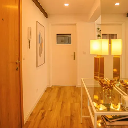 Downtown Modern 8 Bedroom - Marques De Pombal Apartamento *
